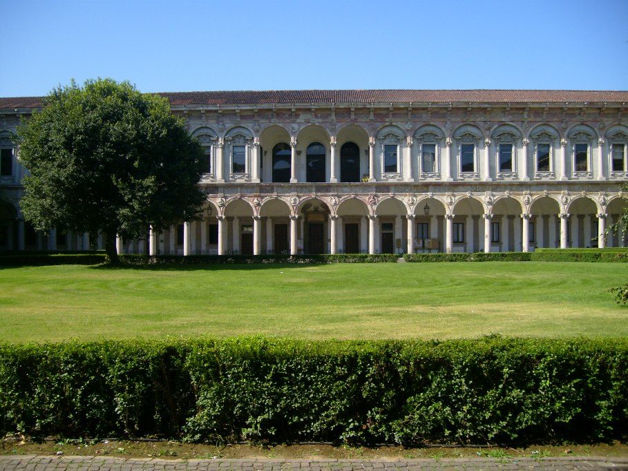 Cortile Crociera 3, Ca' Granda, Milan, Italy.JPG